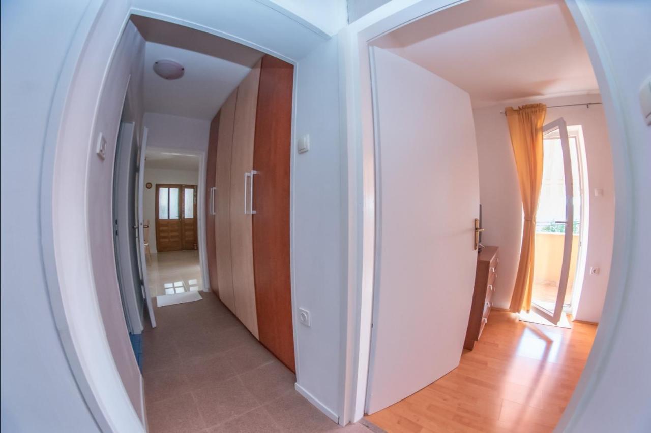 Apartman Sous Les Rochers Grižane Exterior foto