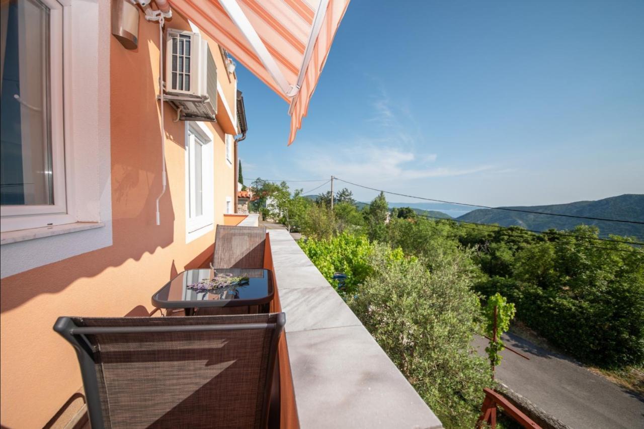 Apartman Sous Les Rochers Grižane Exterior foto