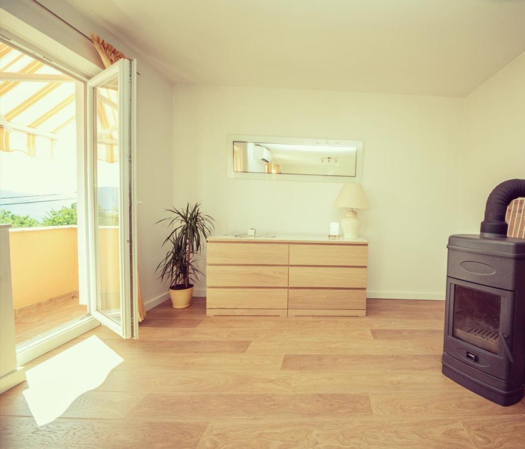Apartman Sous Les Rochers Grižane Exterior foto