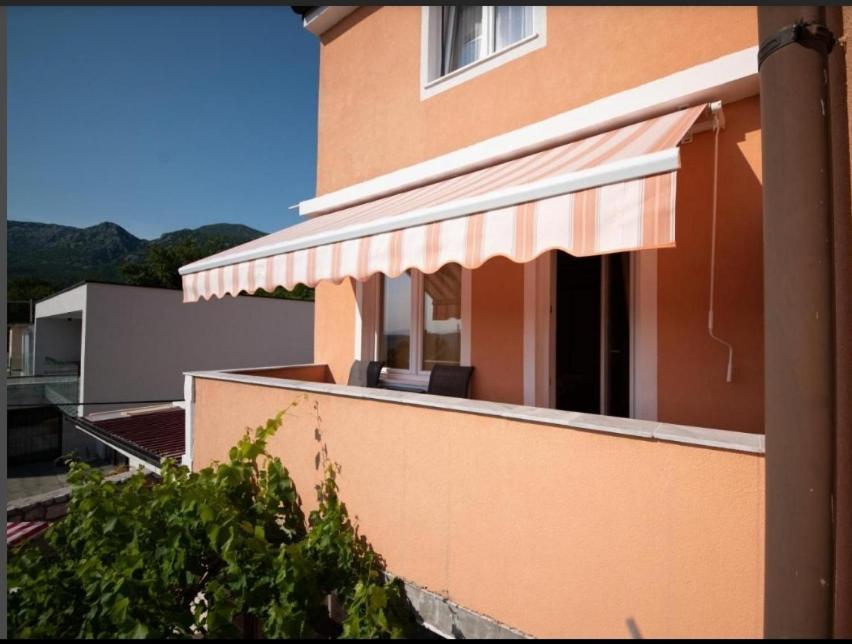 Apartman Sous Les Rochers Grižane Exterior foto